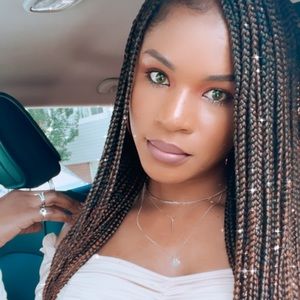 Meet your Posher, Monica